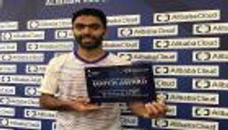 الشحات يتوج بجائزة أفضل لاعب في مباراة العين والترجي