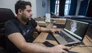  أحمد سوادي سوري يبحث عن قاتل والده