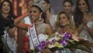 بالصور.. ملكة جمال فنزويلا من حي الصفيح في العاصمة