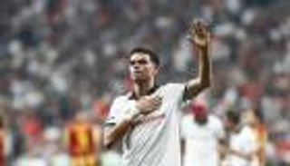 لفتة إنسانية من بيبي قبل فسخ عقده مع بشكتاش