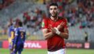 الأهلي المصري يستعيد أزارو ويفقد عاشور أمام النجوم