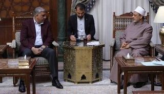 جانب من لقاء شيخ الأزهر ورئيس أركان الجيش الباكستاني