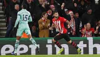 ساوثهامبتون أنهى سلسلة اللاهزيمة لأرسنال