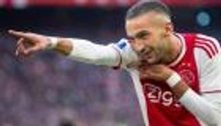 زياش يتألق بـ"هاتريك" في فوز عريض لأياكس بالدوري الهولندي