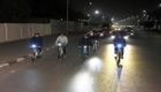 بالصور.. السيسي يزور الكلية الحربية ويشارك طلابها جولة بالدراجات