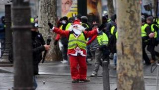 جانب من مظاهرات السترات الصفراء - أ.ف.ب