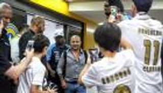 جماهير سانتوس تحتشد لاستقبال مدربه الجديد سامباولي