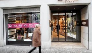 متجر في لندن - الصورة من رويترز