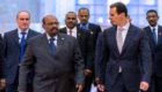 البشير أول رئيس عربي يزور دمشق منذ اندلاع الأزمة السورية