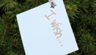 "لا أحد يتحدث معي" أمنية طفل على شجرة الكريسماس تجتاح إيطاليا