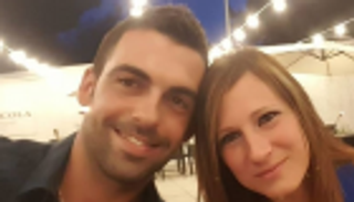 إيطالي يتقدم إلى حبيبته المتوفاة في جنازتها