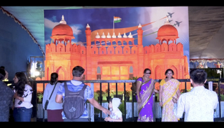 كعكة على شكل القلعة الحمراء في نيودلهي تشد انتباه الزوار