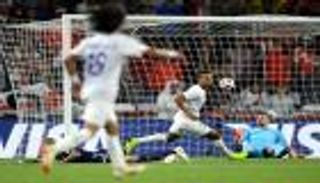 العين يتجاوز الرجاء ويلاحق الأهلي بقائمة أكثر العرب تسجيلاً بالمونديال