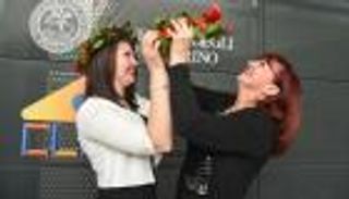 أم وابنتها تحصلان على درجة الماجستير في اليوم نفسه