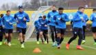 الشرطة الألمانية تحقق في تحليق طائرة مسيرة فوق ملعب هوفنهايم