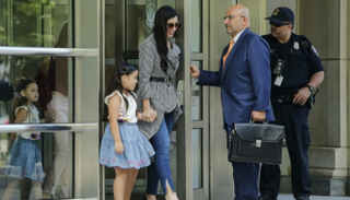 ابنتا "إل تشابو" تحضران جلسة محاكمته في نيويورك