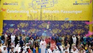 مطار دبي يحتفل باستقبال المسافر رقم مليار