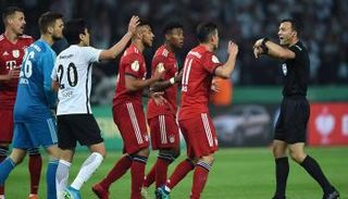 بايرن ميونيخ وفرانكفورت