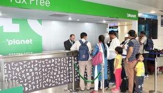 "الاتحادية للضرائب" تستطلع آراء السياح حول النظام بمطارات الإمارات 