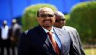 الرئيس السوداني يعين ضابط استخبارات واليا للقضارف بعد احتجاجات