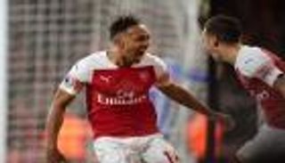 ثنائية أوباميانج تقوده لضرب أكثر من عصفور في مباراة واحدة