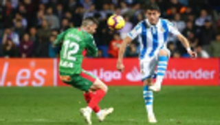 ألافيس يعود بفوز ثمين على سوسيداد