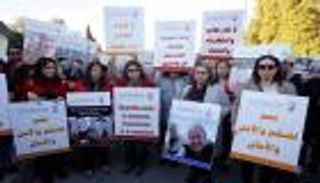 عشرات بالمغرب ينظمون وقفات صامتة لتأبين سائحتين قتلتا في جبال أطلس