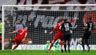 بايرن يواصل انتصاراته بثلاثية في أينتراخت 