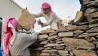 إقبال كبير على جناح بناء البيوت التراثية في "الجنادرية 33"