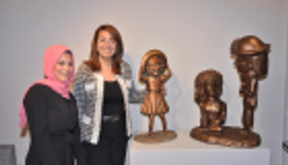 بالصور.. نحاتة تمثال "محمد صلاح" تقدم "تياترو" الزمن الجميل