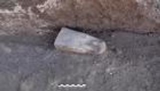 البعثة الأثرية الأمريكية بأسوان تكتشف عمودا أثريا من الأسرة الـ18