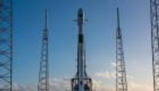 سبيس إكس تنجح بعد 4 محاولات في إطلاق أول قمر صناعي عسكري لصالح أمريكا