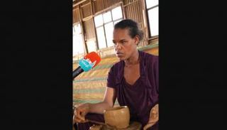 سيدة إثيوبية تصنع الأواني الفخارية