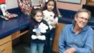 أمريكي يحقق أمنيات طفلة مكسيكية كتبتها على بالون وأطلقته في الهواء