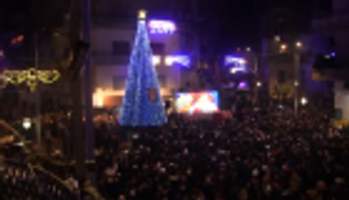 ألعاب نارية وأشجار مضيئة في احتفال حلب بعيد الميلاد