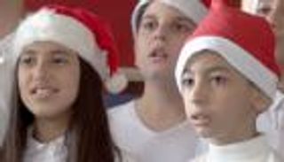 بالفيديو.. أول جوقة للأطفال الصم في لبنان تحيي أعياد الميلاد