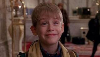 مشهد من الفيلم الكوميدي "Home Alone"