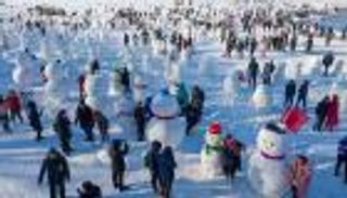 بالصور.. 2000 رجل ثلج يستقبلون العام الجديد في الصين