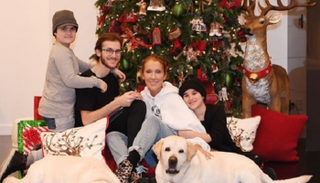 النجمة سيلين ديون برفقة أبنائها