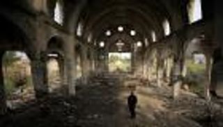 إحياء عيد الميلاد في قرية سورية دمرها داعش