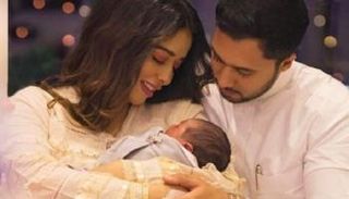 بلقيس تحمل مولودها الجديد - صورة أرشيفية