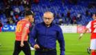 الكوكب المراكشي المغربي يقيل مدربه لسوء النتائج