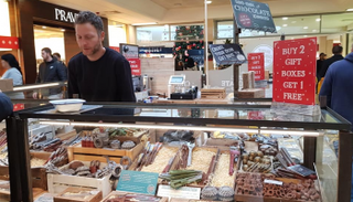 شوكولاتة على هيئة 