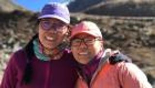 أرملتان تتسلقان قمة إيفرست لاستكمال مغامرة زوجيهما