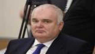 رئيس روسال الروسية يتنحى عن منصبه في إطار اتفاق لرفع عقوبات أمريكية