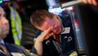 وول ستريت تفتح منخفضة بعد صعود داو جونز لمستوى قياسي