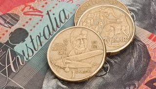 "الأسترالي" يقود خسائر عملات السلع الأولية 
