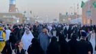 "المساحة الجيولوجية السعودية" تفحص مجوهرات زوار الجنادرية مجانا