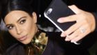 صور السيلفي تصيب بمرض جديد.. وكيم كاردشيان أشهر الضحايا