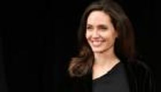 إنجلينا جولي تلمح لإمكانية ترشحها لرئاسة أمريكا  